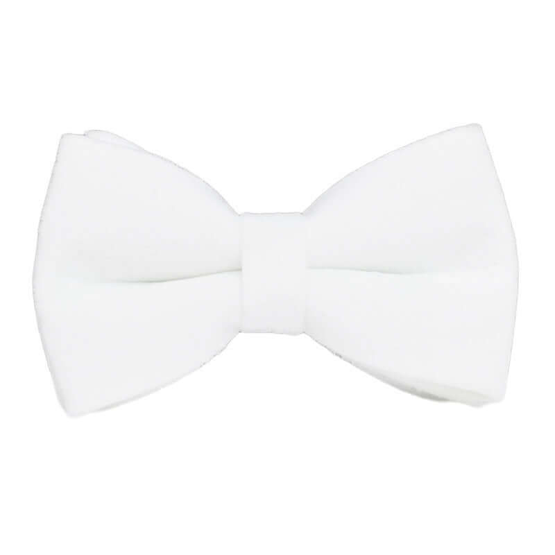 Nœud papillon blanc en tissu, parfait pour les occasions spéciales et les événements élégants.