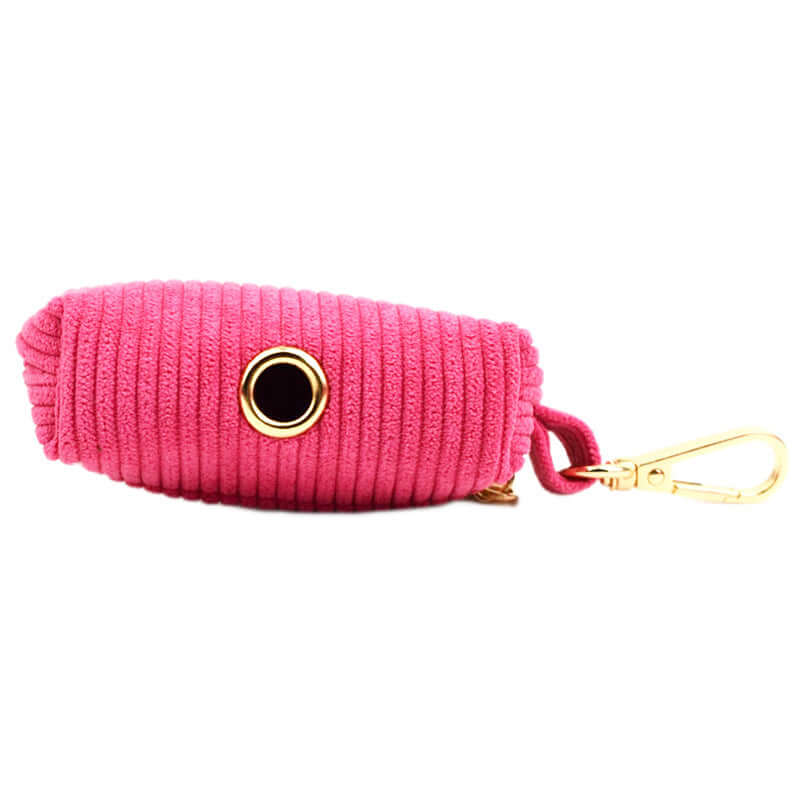 Collier en velours rose pour chien avec attache dorée, accessoire élégant et confortable.