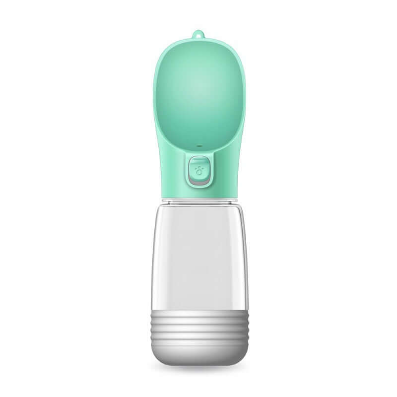 Gourde portable pour chien en plastique durable, idéale pour les promenades et les aventures avec votre animal.
