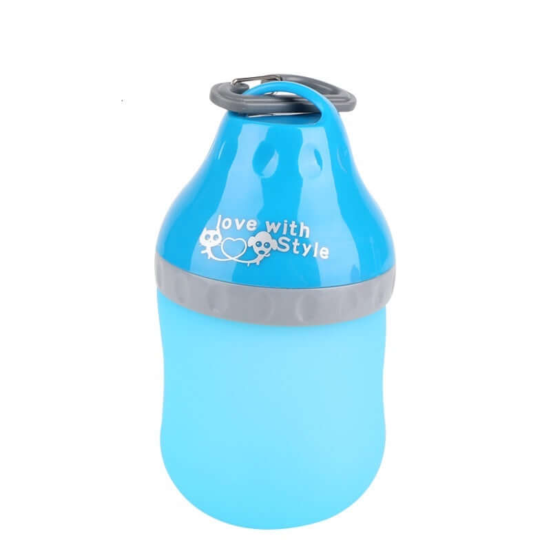 Bouteille pliable en silicone bleue pour animaux, pratique et portable, idéale pour les sorties avec votre compagnon.