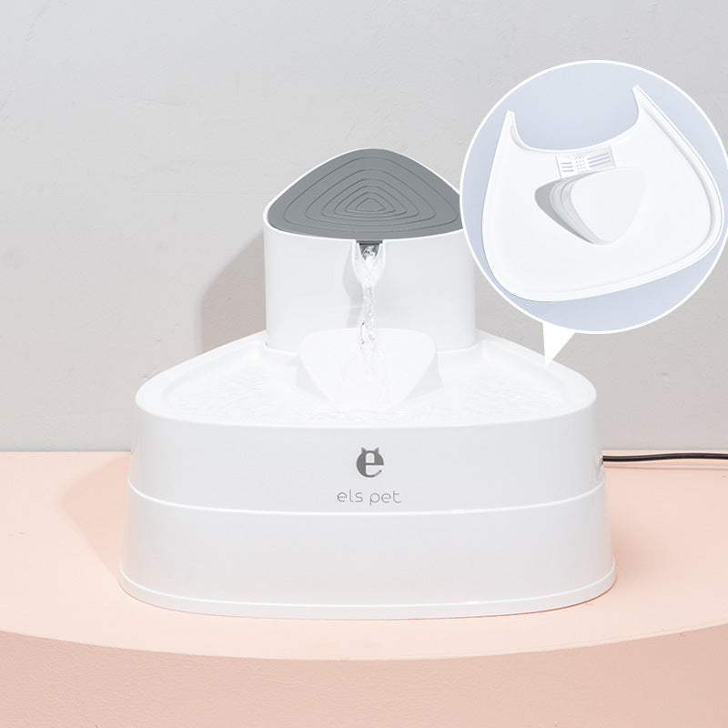 Distributeur d'eau électrique Shell pour animaux, en PP durable, conçu pour hydrater vos compagnons à quatre pattes.
