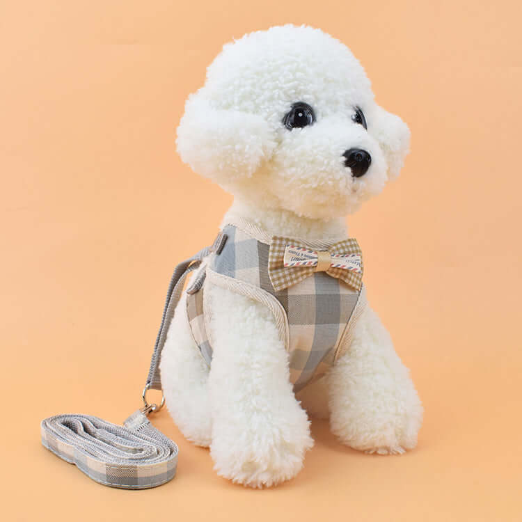 Harnais pour chien en plaid avec laisse, confortable et pratique pour promenades, accessoires pour animaux.
