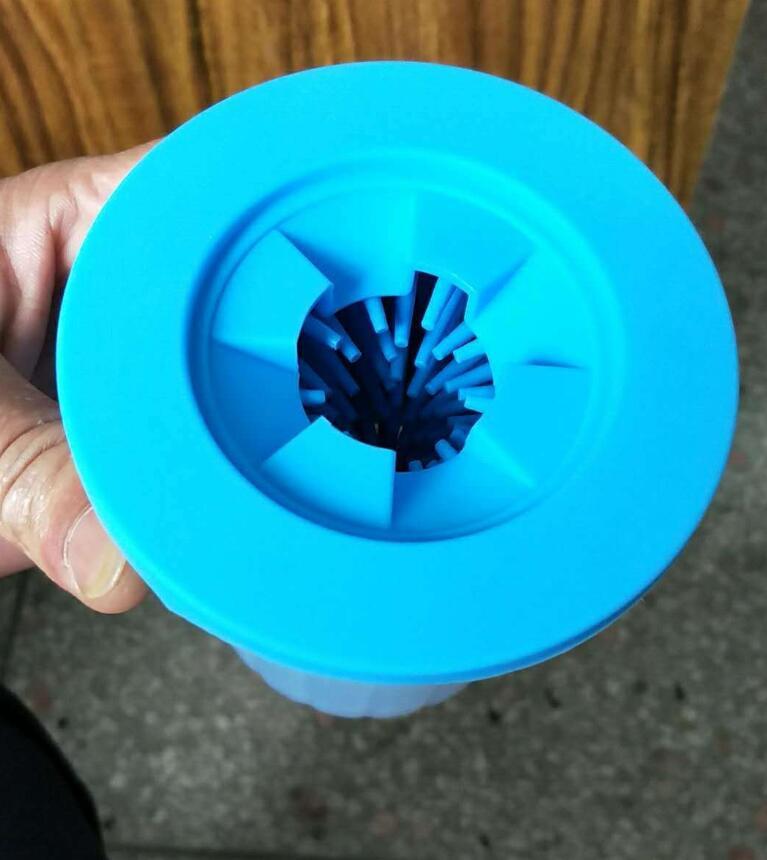 Gobelet Lavage Pattes Chien en Silicone