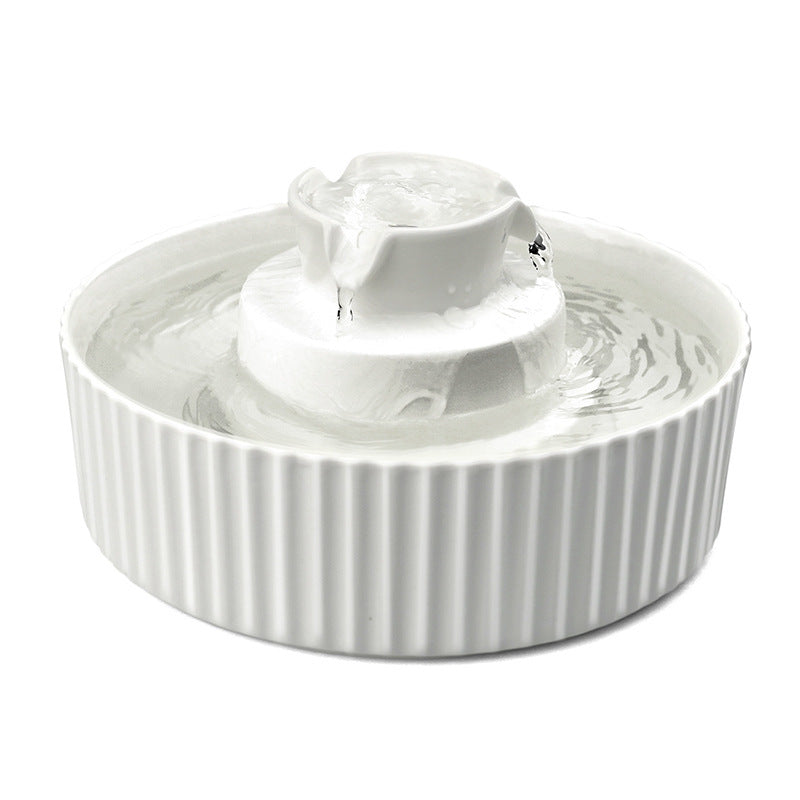 Distributeur d'eau en céramique pour animaux Cake, élégant et hygiénique, idéal pour chiens et chats.