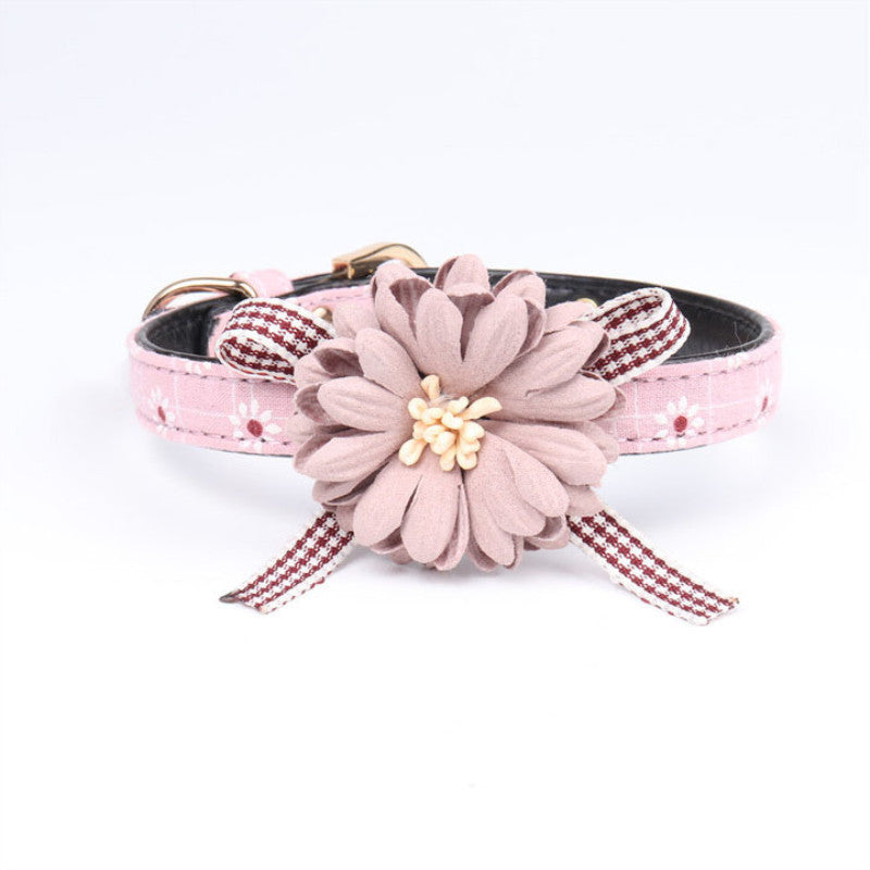 Collier pour chien et chat avec fleurs mignonnes, confortable et esthétique en matériau PU.