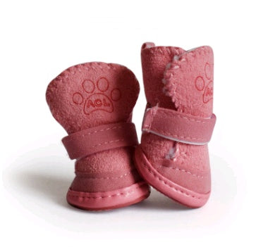 Bottes en velours roses pour chiens, parfaites pour protéger les pattes en hiver.
