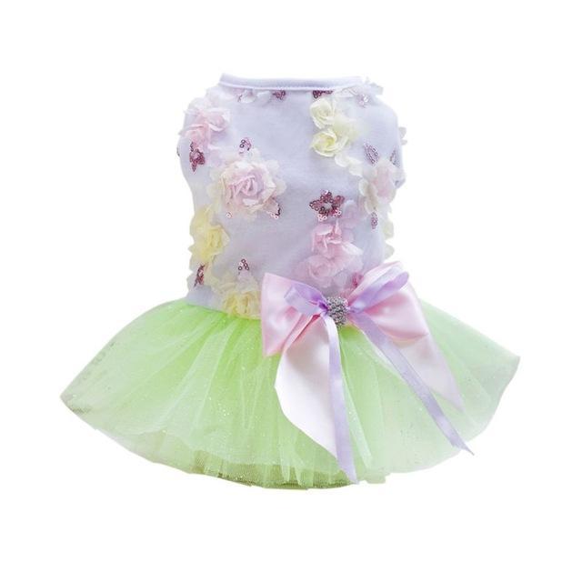 Robe Tutu Princesse pour Chien en coton et dentelle avec fleurs et jupe verte, idéale pour l'été.