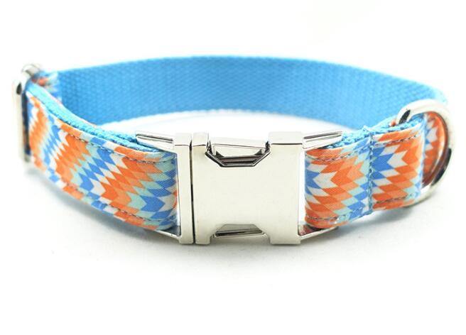 Collier pour chien en polyester durable, design coloré, idéal pour le confort et la sécurité lors des promenades.