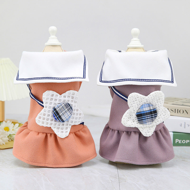 Jupe à fleurs colorée pour chien, disponible en orange et violet, conçue en coton doux pour le confort animal.