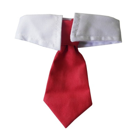 Nœud papillon rouge en tissu avec col blanc, idéal pour les chiens en diverses occasions.