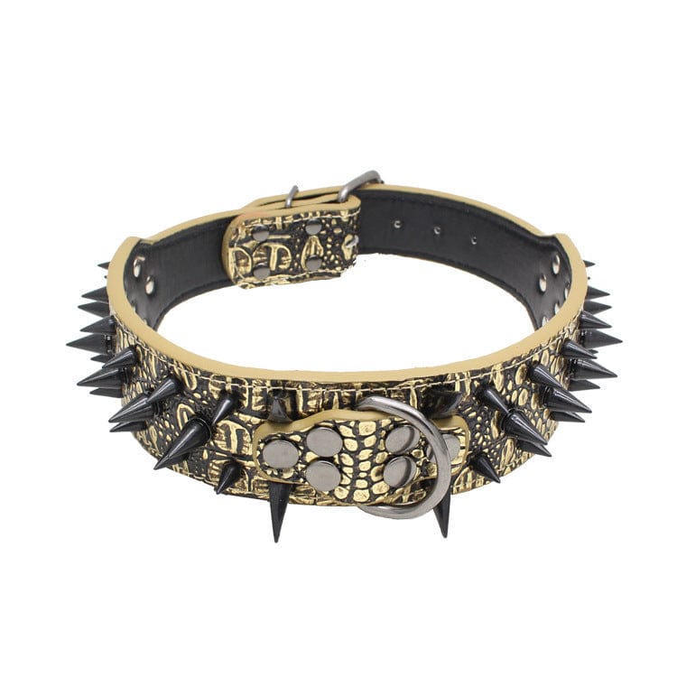 Collier pour chien en PU résistant avec pointes noires et dorées, accessoire durable et tendance pour animaux.