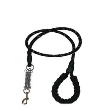 Laisse pour chien en nylon robuste avec poignée confortable et ressort pour une utilisation sécurisée lors des promenades.