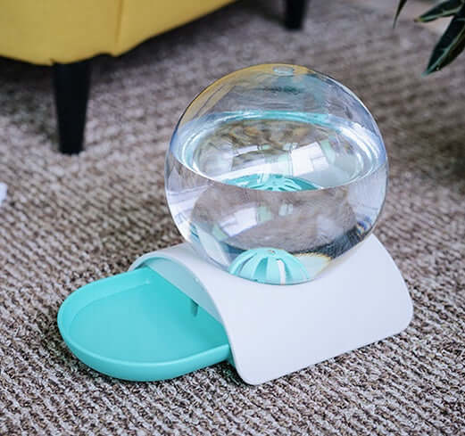 Fontaine à boire automatique pour animaux avec un design élégant et une capacité de 2.8L.