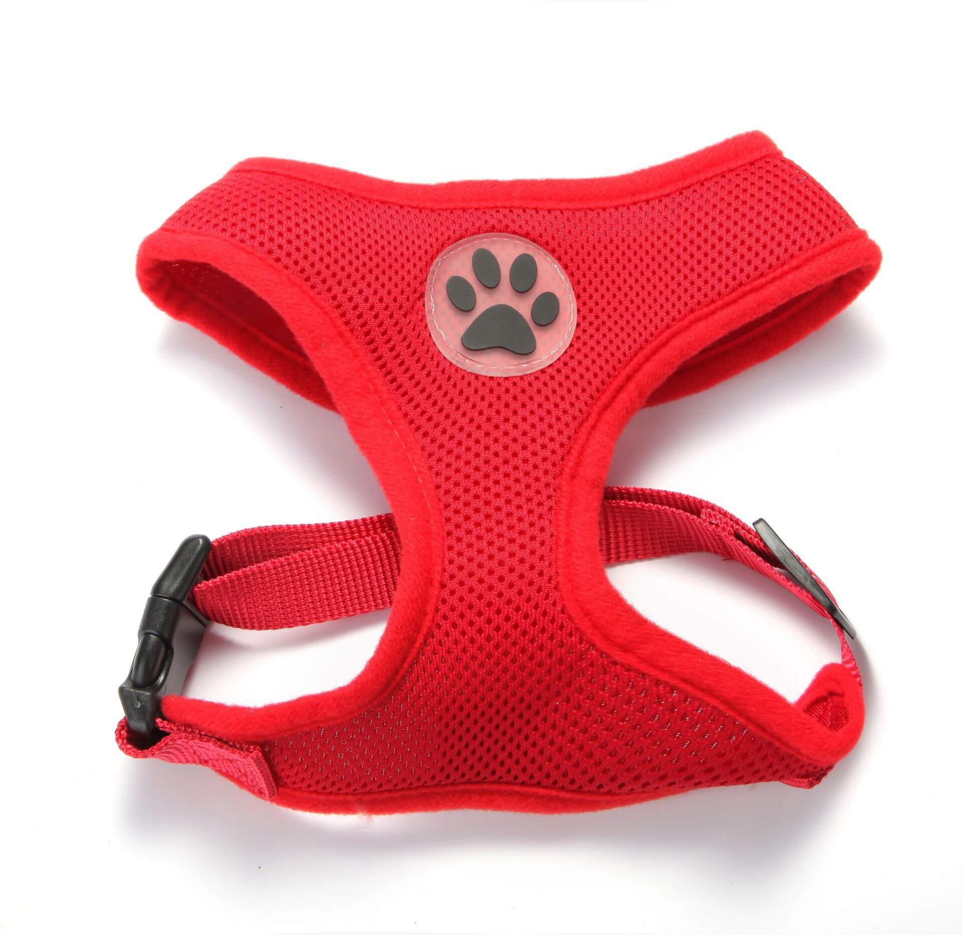 Harnais de poitrine en maille respirante rouge pour animaux, léger et ajustable, idéal pour le confort lors des promenades.