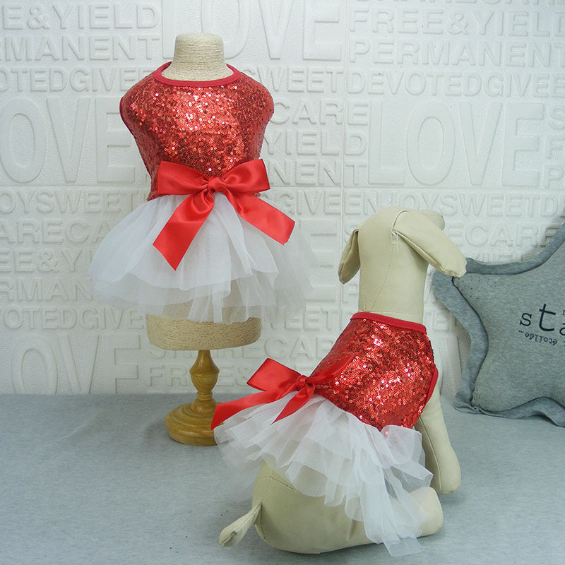 Jupe pour chien fille en paillettes rouges avec un nœud, parfaite pour des occasions spéciales.