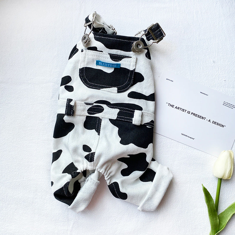 Salopettes en peluche pour amateurs de vaches, style décontracté, motif vache, confort optimal, disponibles en plusieurs tailles.