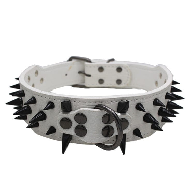 Collier pour chien résistant avec pointes, en PU durable, design unique et sécurisé pour animaux de compagnie.
