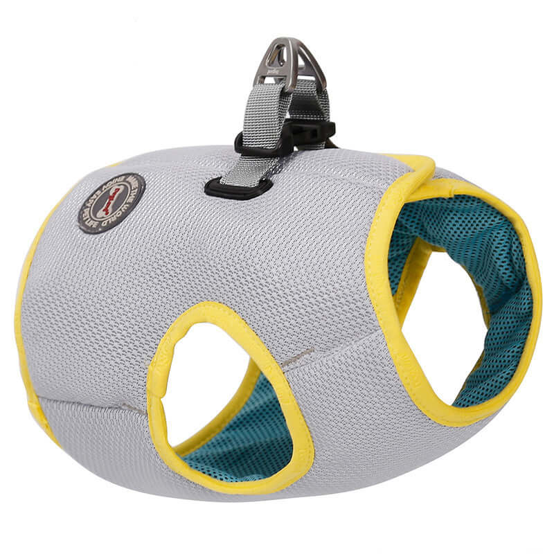 Harnais de sécurité pour chien en tissu respirant, coupe décontractée avec attache pratique.