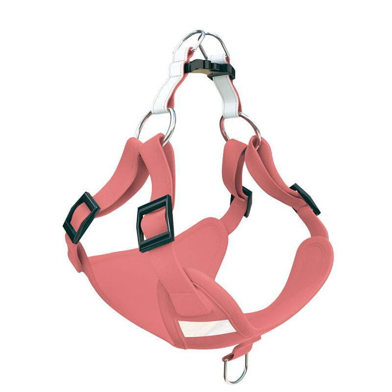 Harnais pour chien en suède rose, confortable et réfléchissant, idéal pour les promenades en extérieur.