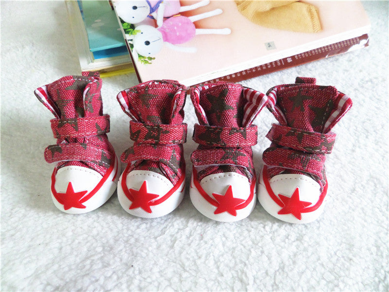 Chaussures pour chiens Cowboy respirantes d'été, en tissu rouge, idéales pour garder les pattes de votre animal confortables.