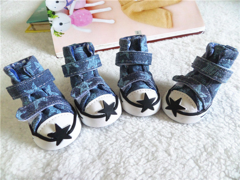 Chaussures pour chiens Cowboy respirantes d'été avec design bleu et noir, parfaites pour promenades ensoleillées.