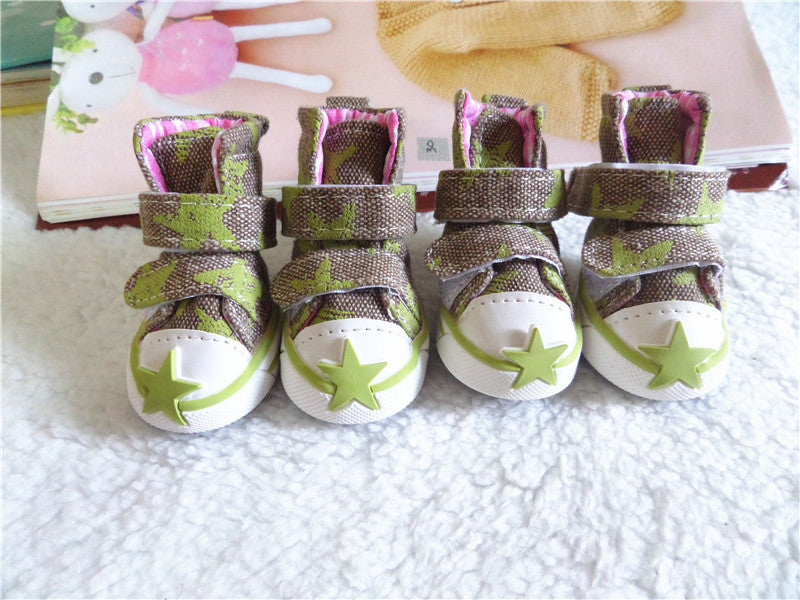 Chaussures pour chiens Cowboy respirantes d'été en caoutchouc avec étoiles vertes et fermeture velcro.