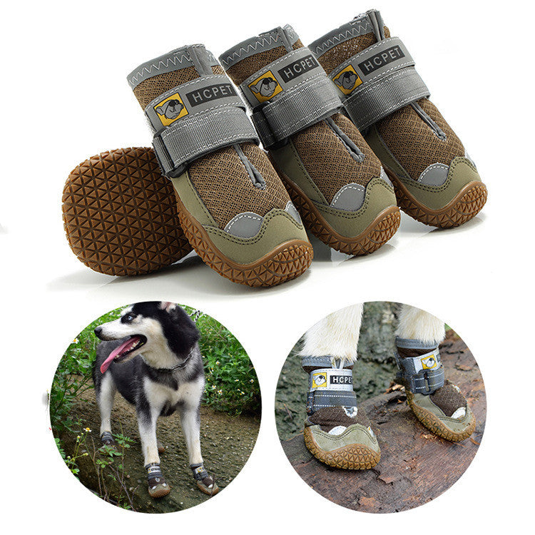 Chaussures d'été respirantes pour chiens en caoutchouc, idéales pour la protection des pattes en extérieur.