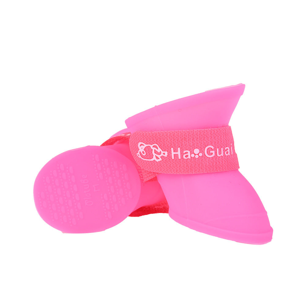 Chaussures en silicone douces et étanches pour animaux, couleur rose, confort et protection pour pattes.