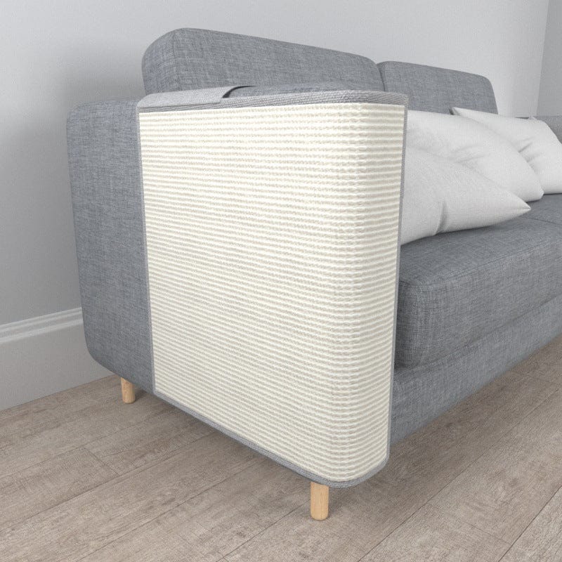 Griffoir pour chat protégé votre canapé, conçu en sisal durable avec un design élégant et confortable.