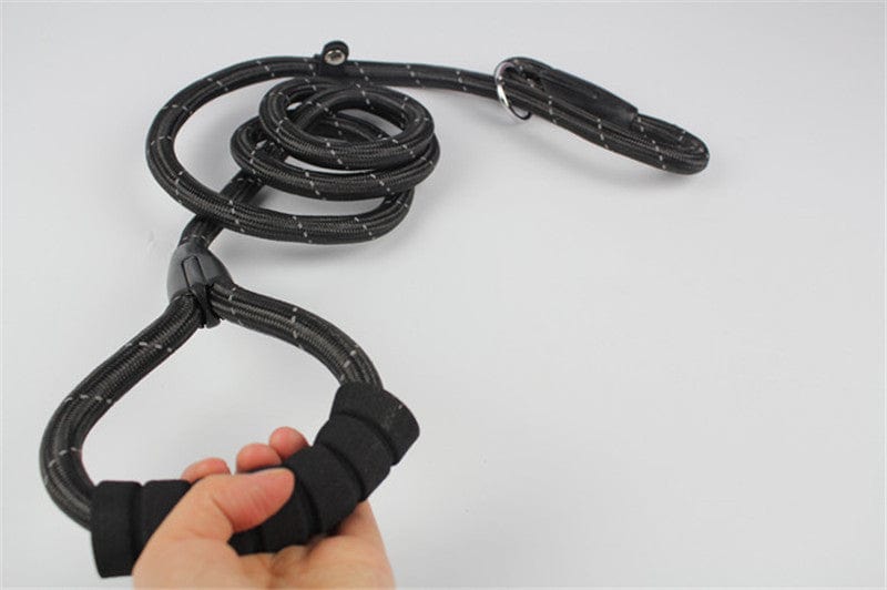 Chaine pour chien de grand diamètre 12-15mm, design résistant et confortable, idéale pour les chiens de grande taille.