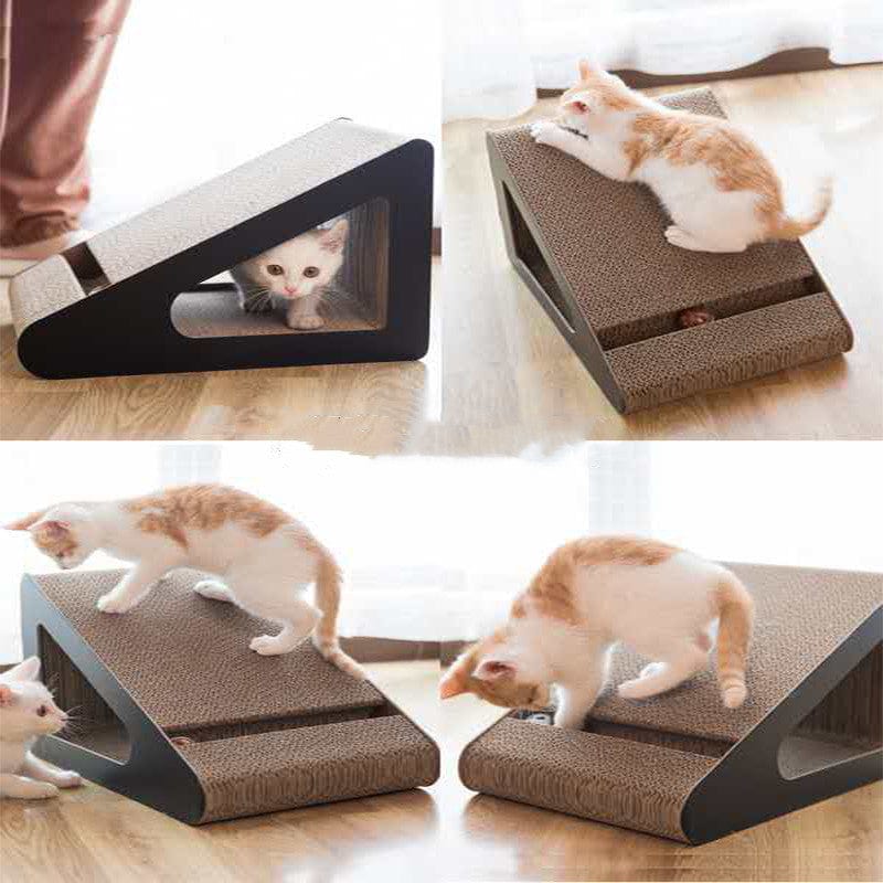 Griffoir en triangle pour chat en papier ondulé avec chaton jouant, accessoire moderne pour animaux.