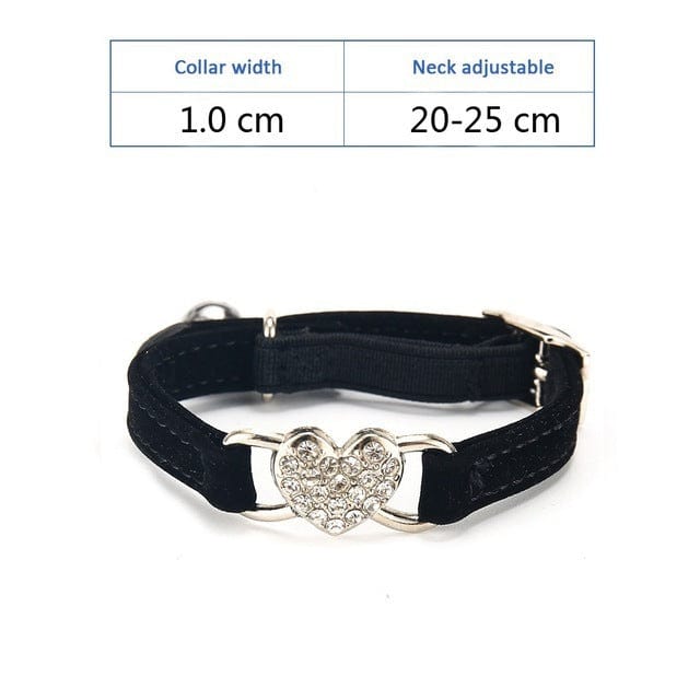 Collier pour chien et chat en tissu plush avec cloche et ornement en forme de cœur, ajustable de 20 à 25 cm.