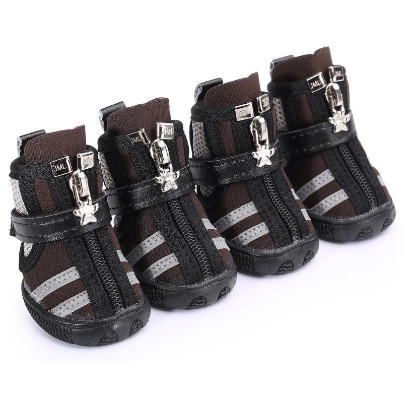 Chaussures de sport en tissu de plongée pour chiens, résistantes et confortables, idéales pour toutes les aventures.