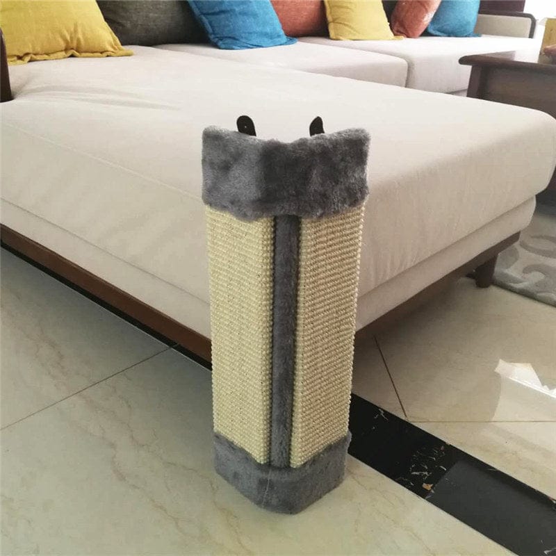 Planche à gratter en sisal pour chats, avec tissu en peluche, idéale pour préserver vos meubles.