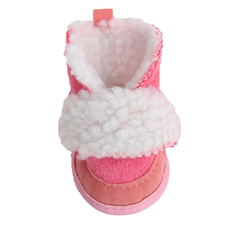 Bottes à neige pour chiens en teddy, confortables et chaudes, idéales pour l'hiver.