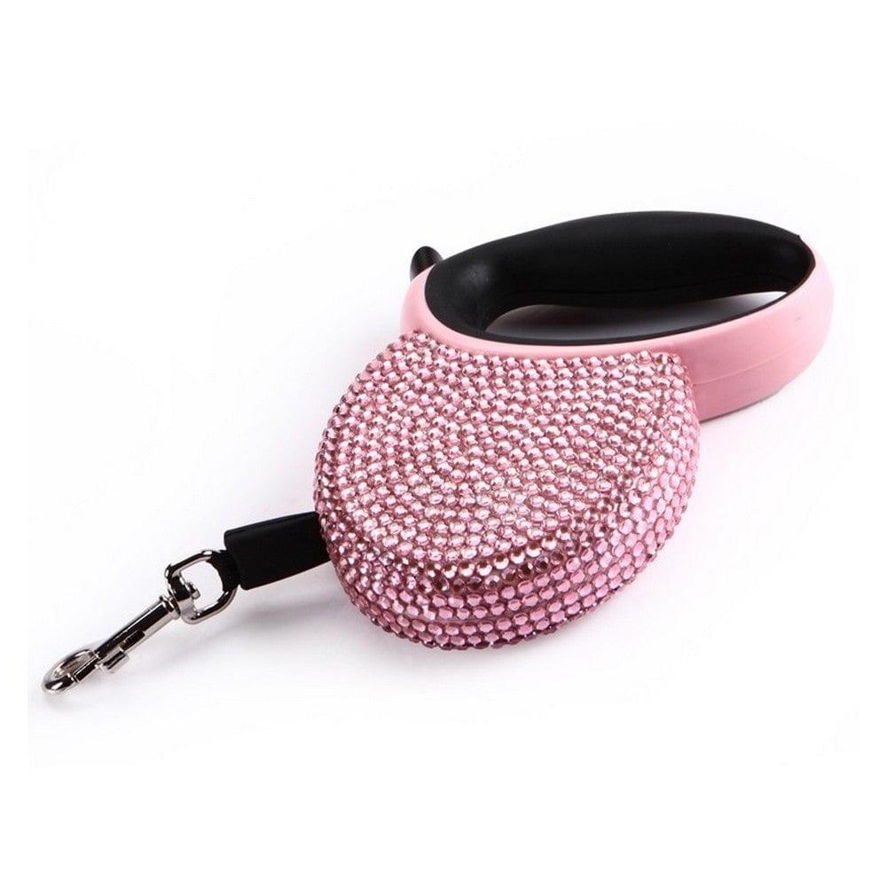 Laisse pour chien ornée de diamants, coloris rose, pour un style élégant lors des promenades.