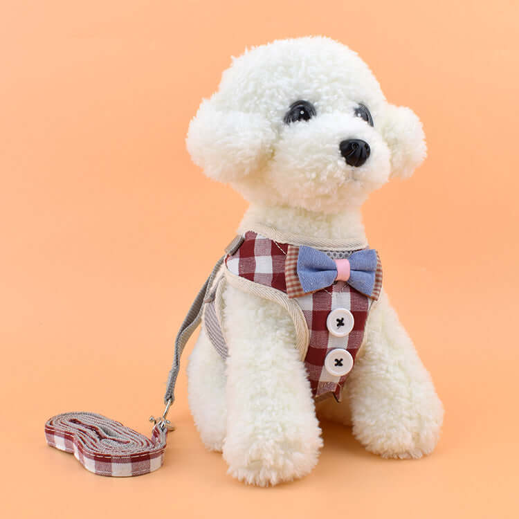 Harnais confortable pour chien avec laisse, en tissu léger et résistant, style décontracté et élégant.