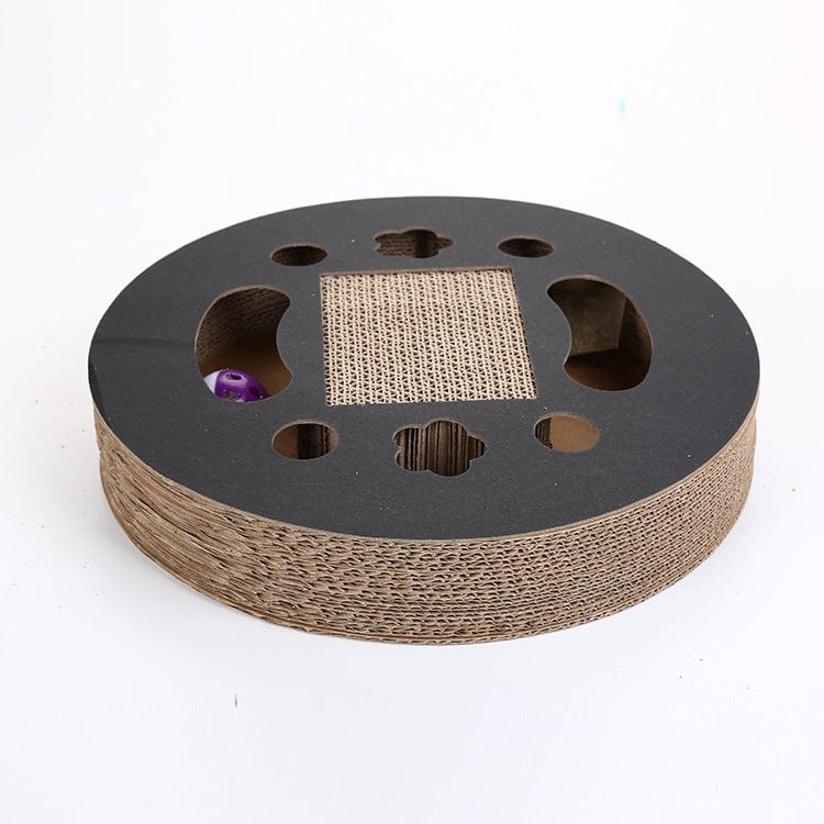 Planche à gratter en carton ondulé pour chat, avec jeu intégré et trous pour un divertissement interactif.