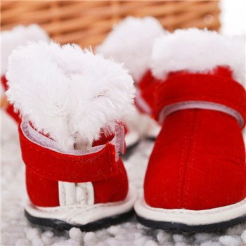 Chaussures pour animaux en coton rouge avec fourrure, confort et protection pour pattes de chiens et chats.