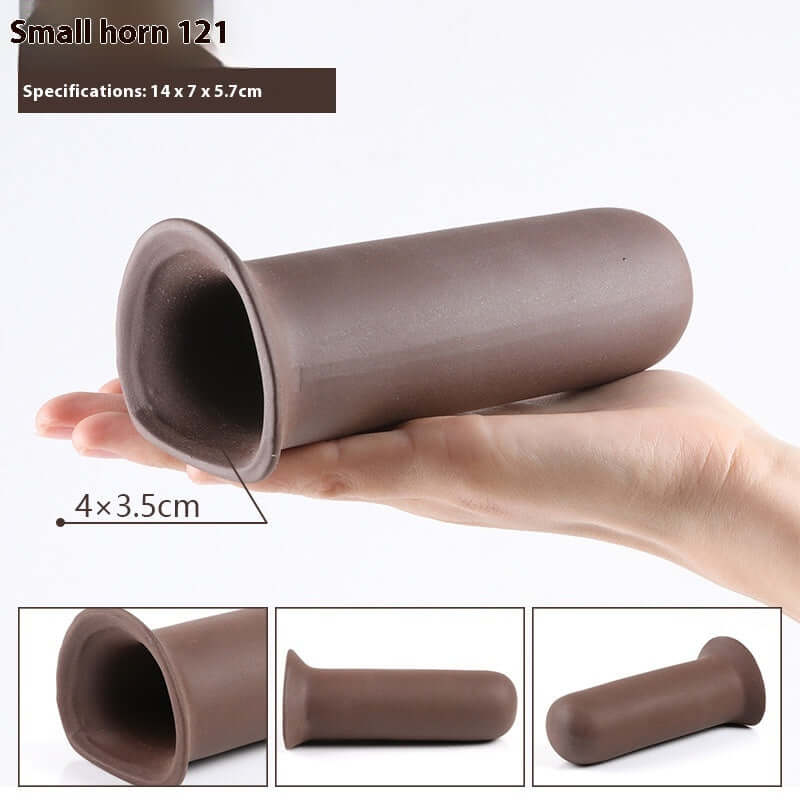 Small brown horn-shaped item held in hand, dimensions 14x7x5.7cm, designed for various applications.