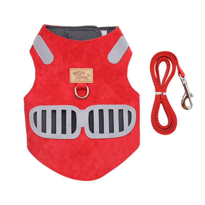 Harnais pour chat en suède rouge doux avec corde de traction, conçu pour confort et sécurité lors des promenades.