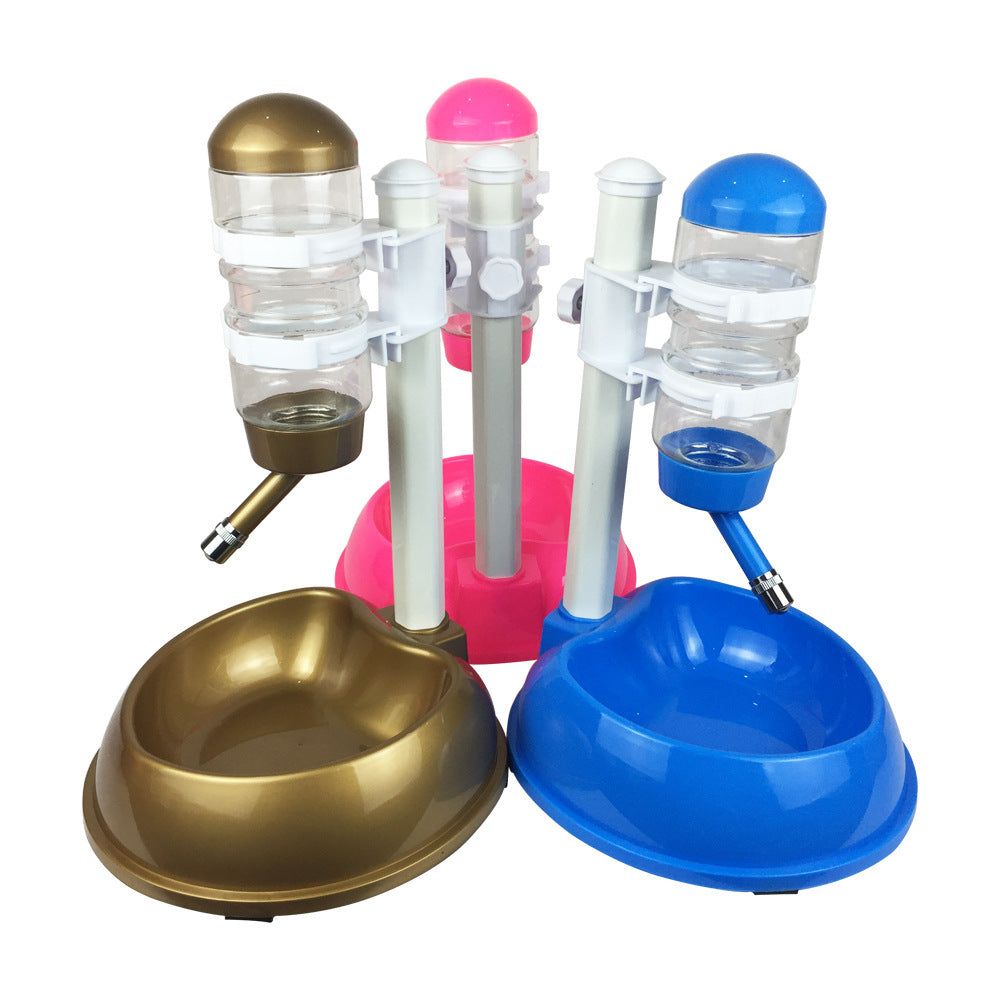 Distributeur automatique d'eau pour animaux en plastique coloré pour petits et moyens chiens.