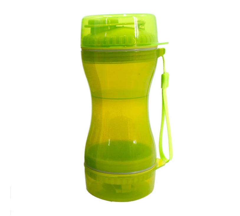 Tasse double usage pour eau et nourriture pour animaux, en plastique vert, pratique et durable.