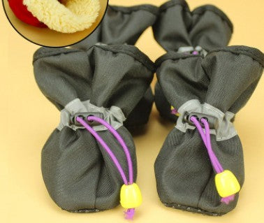 Chaussures antidérapantes douces pour chiens en tissu confortable, coloris noir avec cordons réglables.