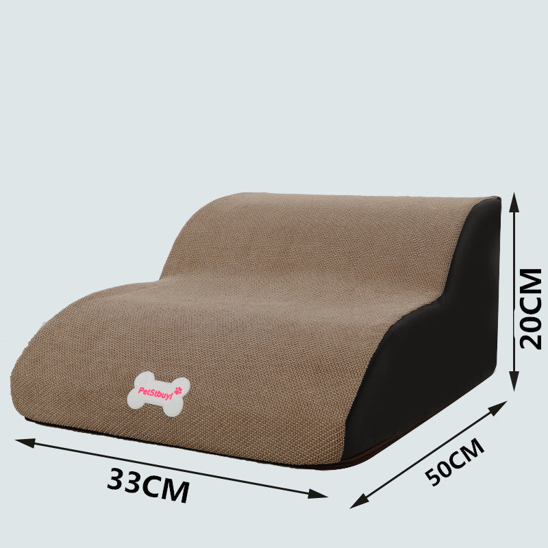 Échelle de montée pour chiens en peluche, douce et sécuritaire, idéale pour accéder canapés et lits.