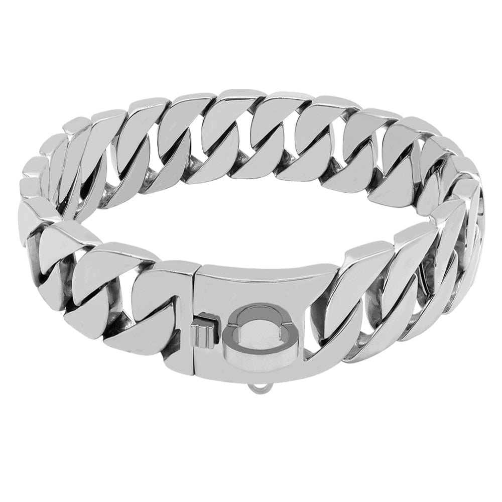 Bracelet en acier inoxydable brillant, conçu avec un maillon élégant et un fermoir sécurisé.