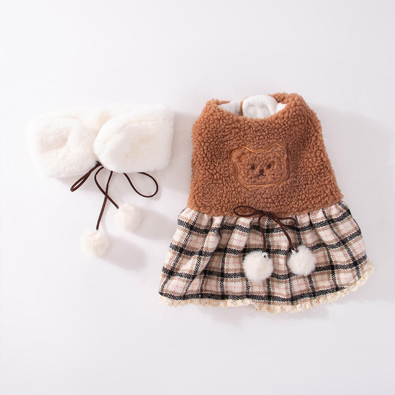Robe ourson mignonne pour chiens en cachemire avec jupe à carreaux et accessoires en polaire.