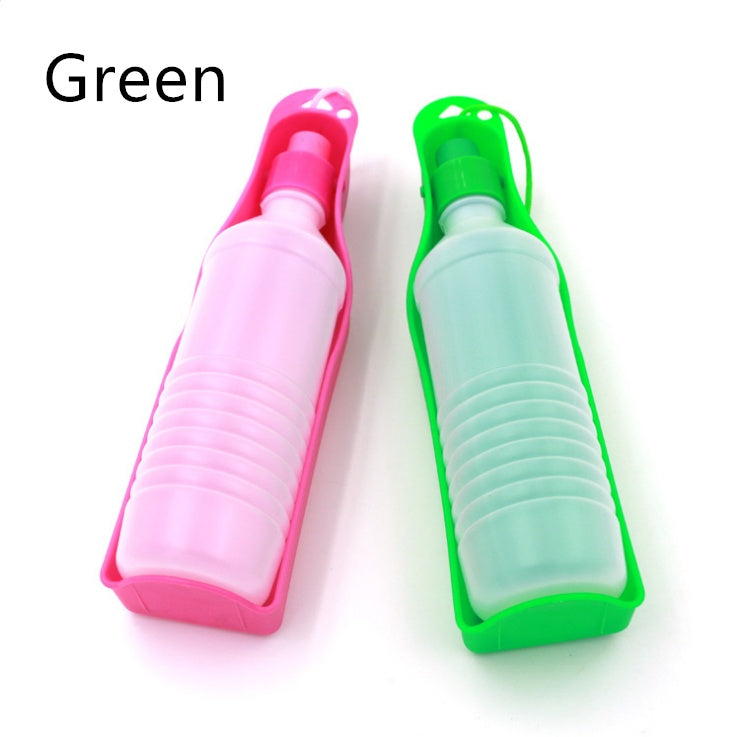 Bouteille d'eau portable pour chiens en rose et vert, idéale pour l'hydratation des animaux lors des sorties.