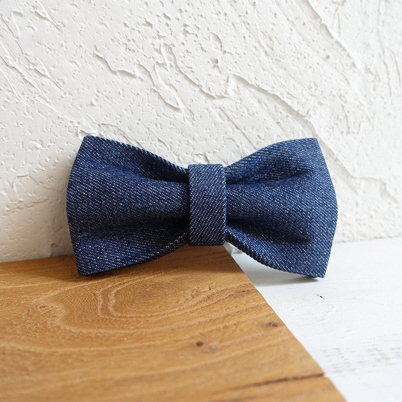 Nœud papillon en denim pour animaux, élégant et durable, idéal pour personnaliser le look de votre compagnon à quatre pattes.