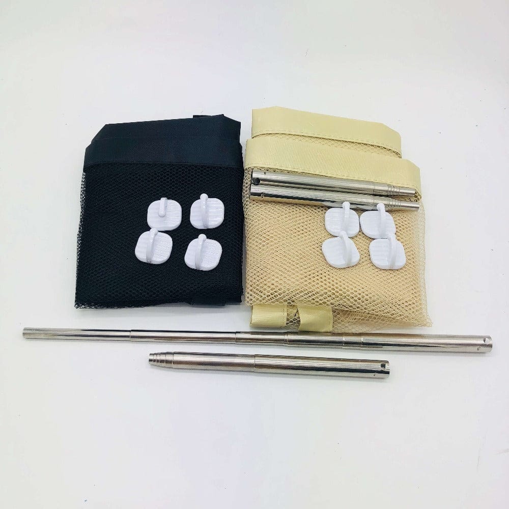 Clôture de sécurité pour animaux comprenant des tubes en acier et des accessoires de montage en nylon.